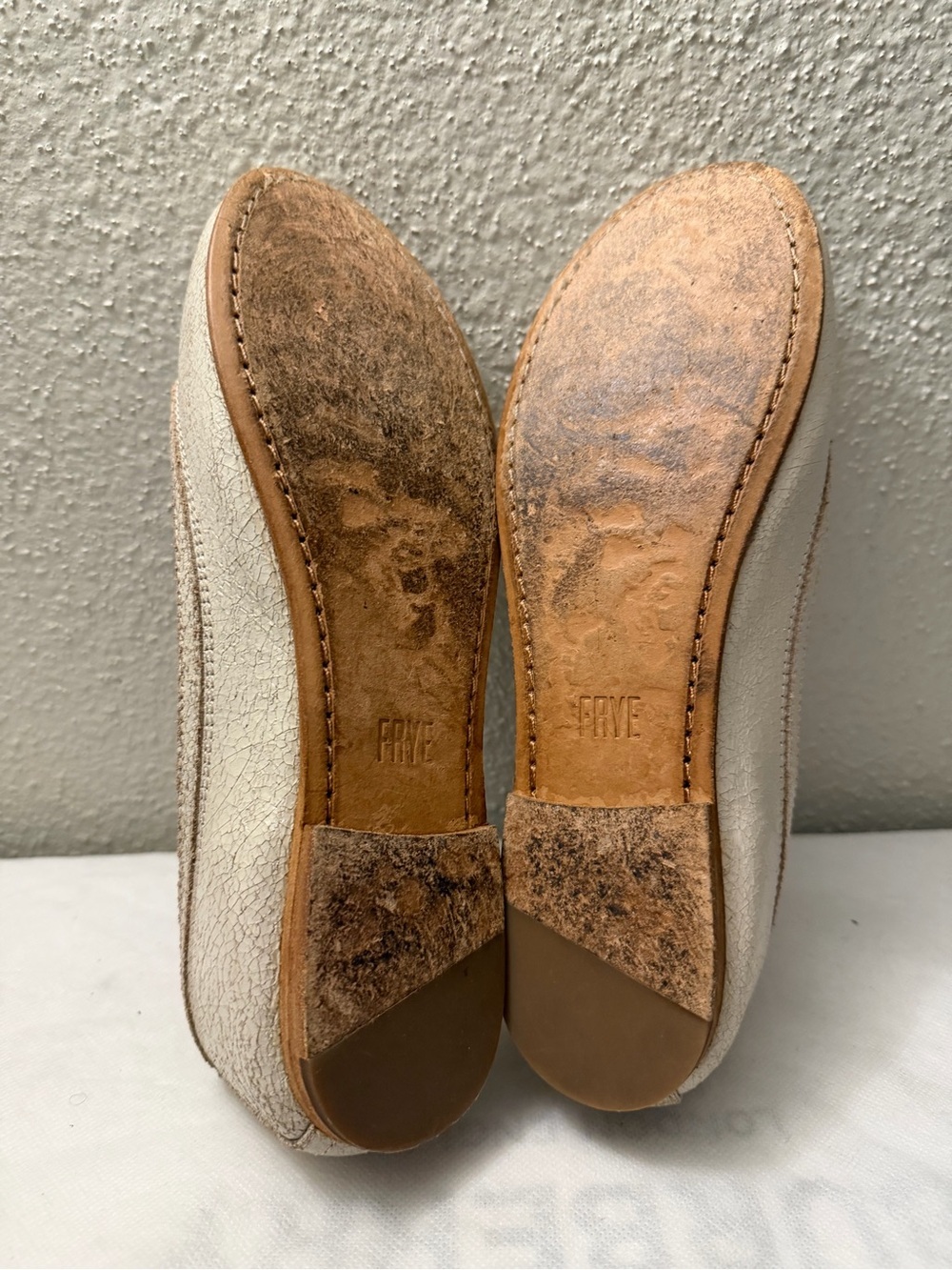 Frye Women’s Cream Ballet Flats - Classic Slip-On Comfort, pre-owned,SZ8 - Picture 5 of 16